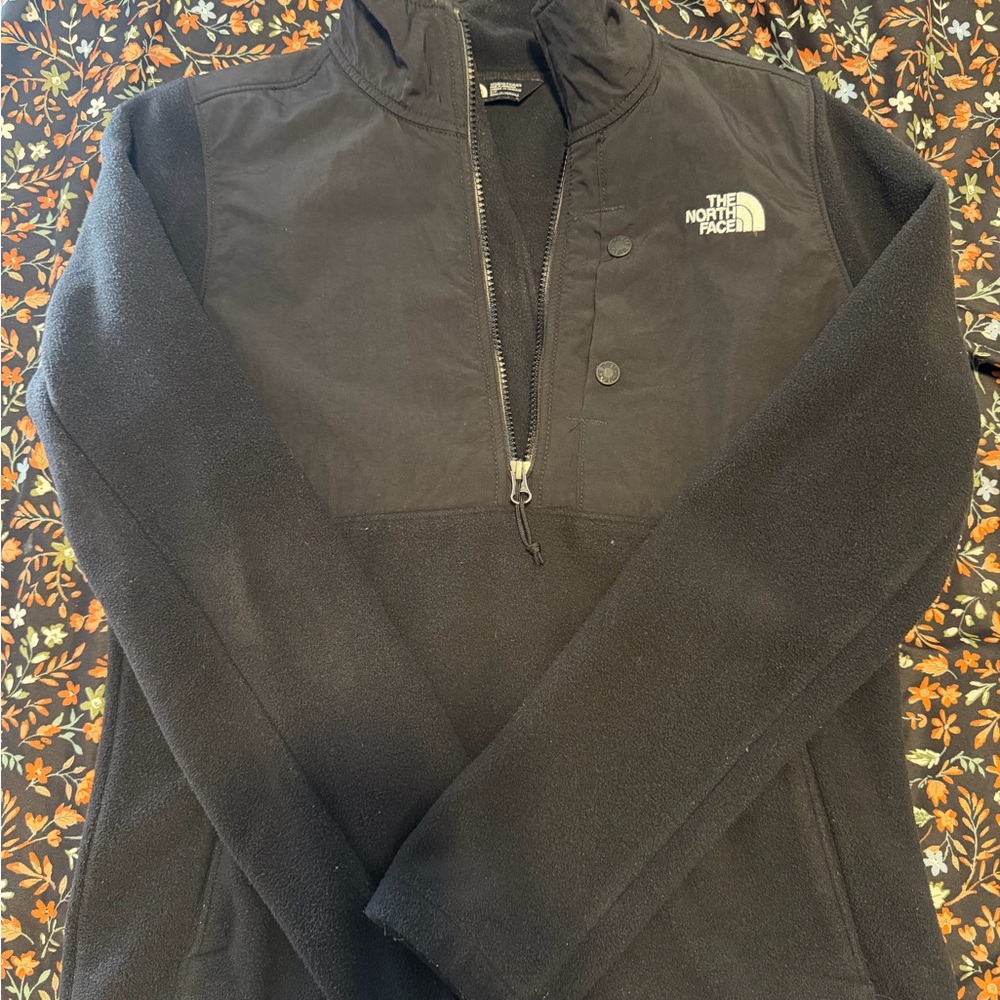 The North Face Men's Black Quarter-Zip Fleece Pullover
